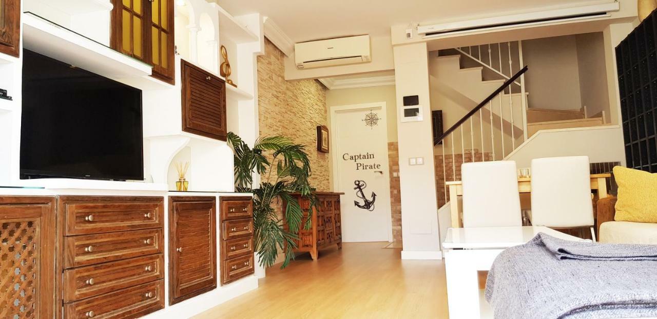 Apartamento Duplex Frente Al Mar Paseo Maritimo Torremolinos Apartman Kültér fotó