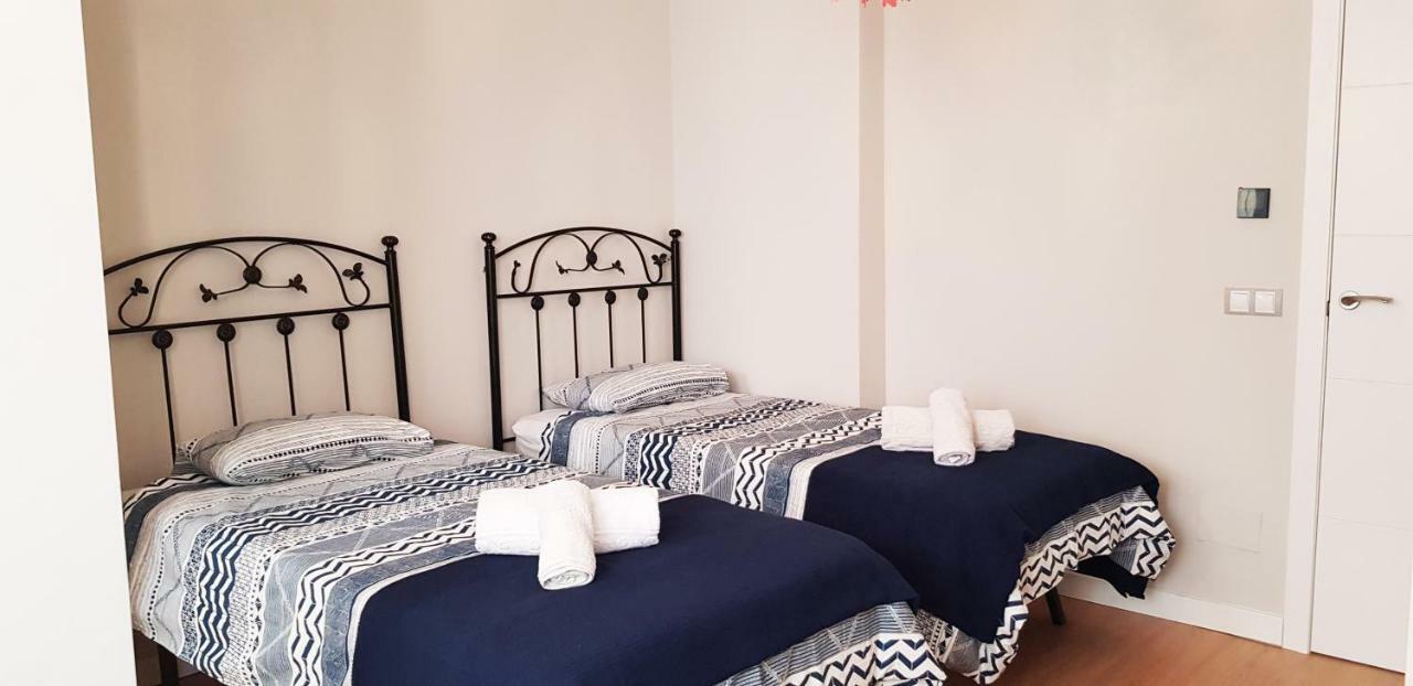 Apartamento Duplex Frente Al Mar Paseo Maritimo Torremolinos Apartman Kültér fotó