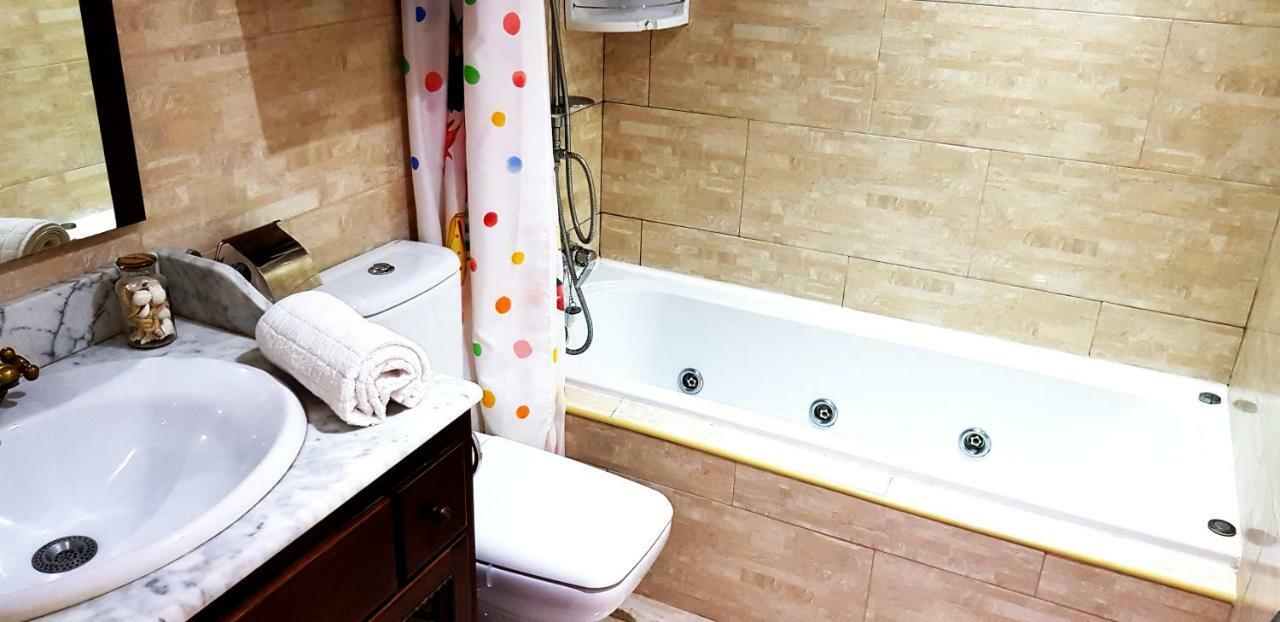 Apartamento Duplex Frente Al Mar Paseo Maritimo Torremolinos Apartman Kültér fotó