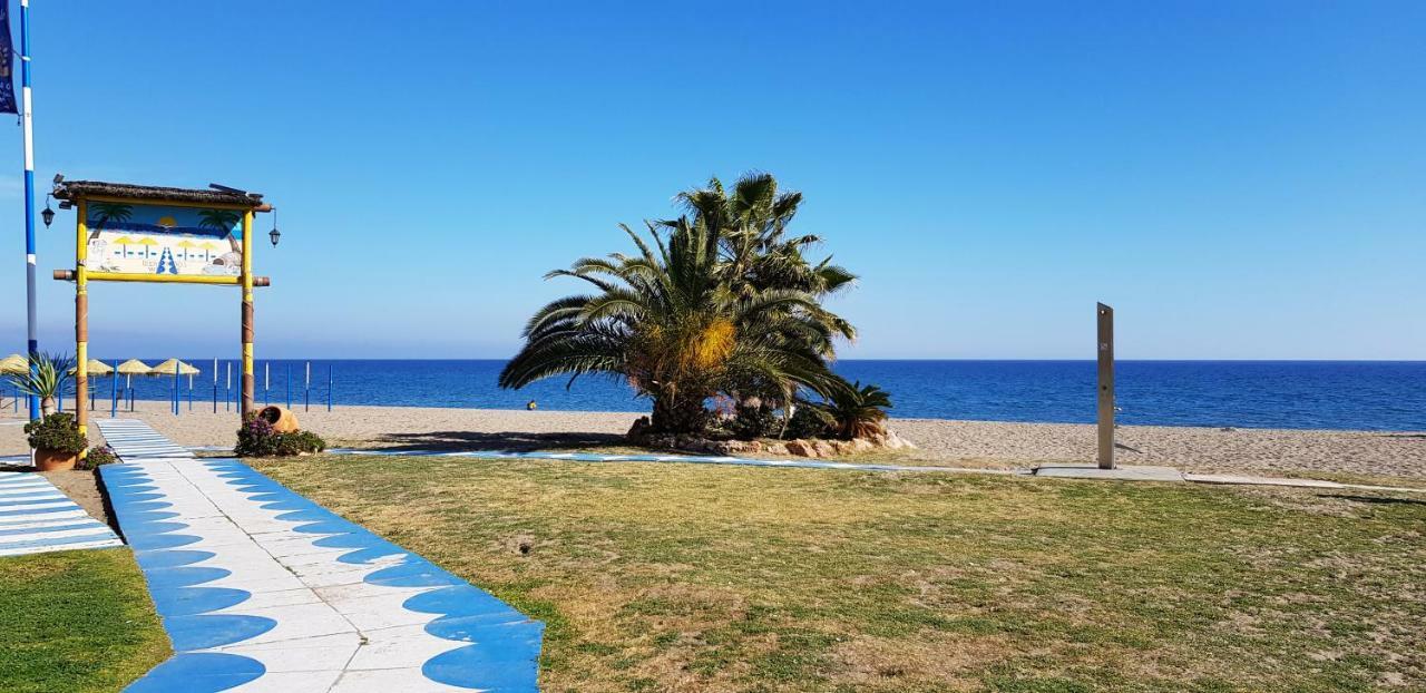 Apartamento Duplex Frente Al Mar Paseo Maritimo Torremolinos Apartman Kültér fotó