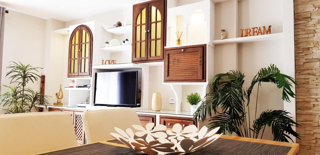 Apartamento Duplex Frente Al Mar Paseo Maritimo Torremolinos Apartman Kültér fotó